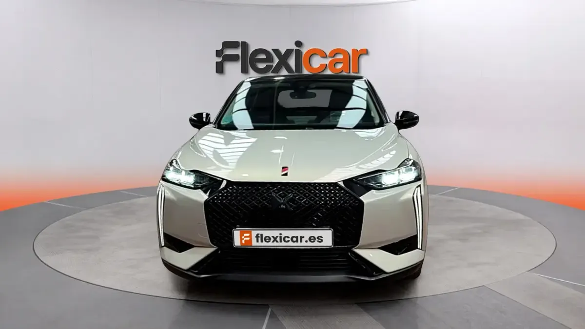 Usado DS Automobiles DS3 Crossback Performance 131 CV (96 kW) 2023 Gris SUV