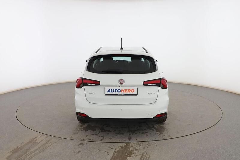Usado Fiat Tipo Cross 131 CV (96 kW) 2024 Blanco Familiar