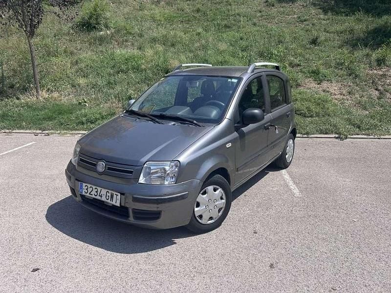 Gris Usado 2010 Fiat Panda Dynamic Utilitario | 3595 € (Precio justo) - Imagen 1/4