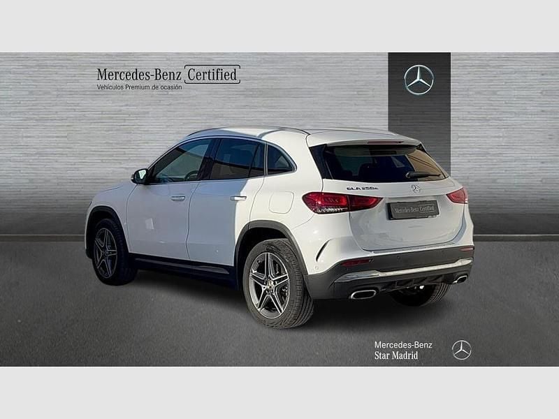 Usado Mercedes GLA250 AMG line 218 CV (160 kW) 2022 Blanco SUV