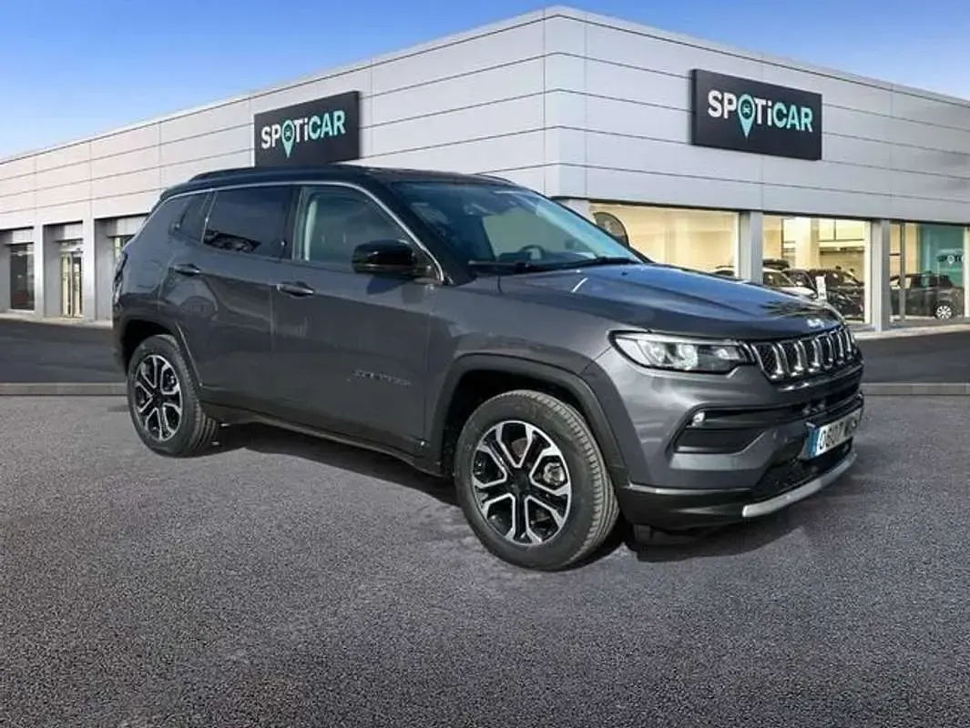 Usado Jeep Compass Limited 190 CV (139 kW) 2023 Gris SUV