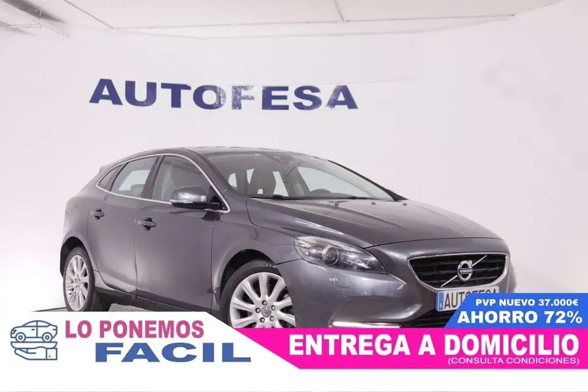 Usado Volvo V40 Inscription 150 CV (110 kW) 2013 Blanco Berlina