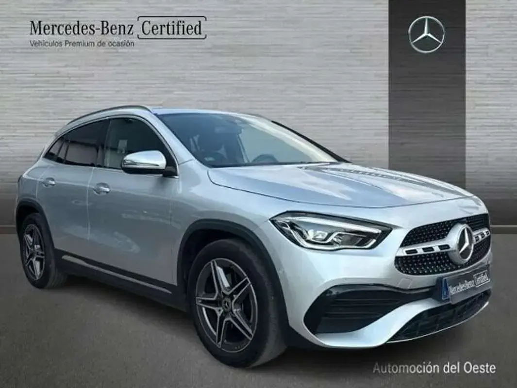 Usado Mercedes GLA180 136 CV (100 kW) 2021 Gris SUV