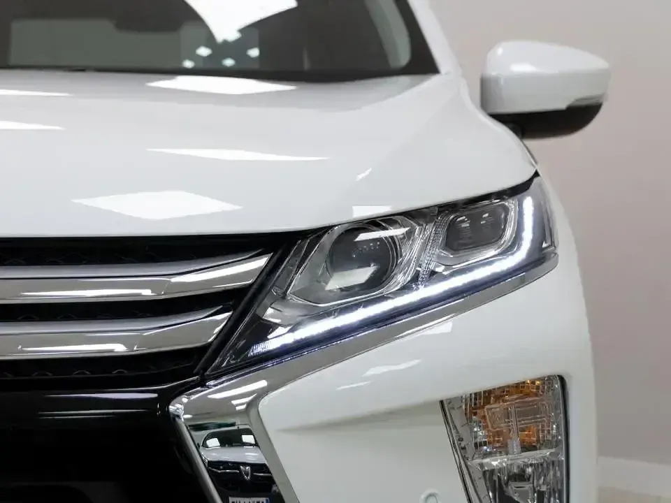 Usado Mitsubishi Eclipse Cross Motion 163 CV (119 kW) 2018 Blanco SUV
