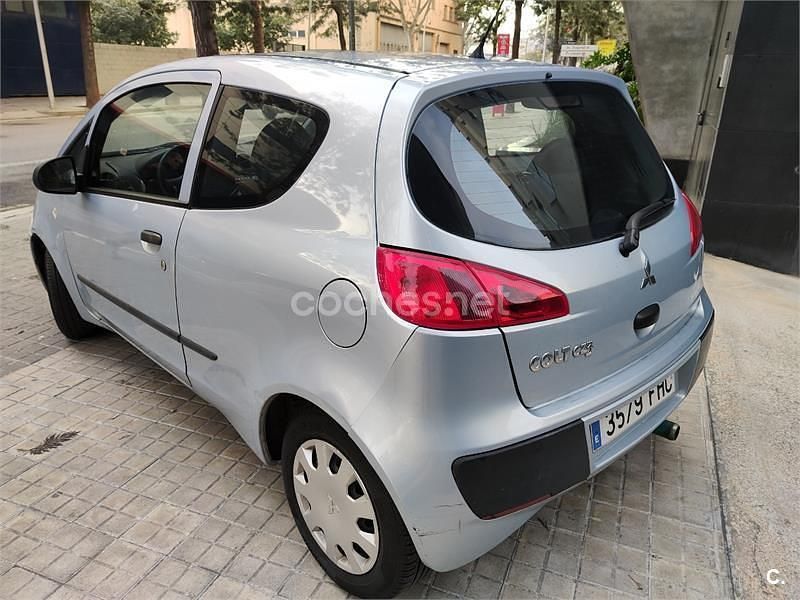 Usado Mitsubishi Colt Invite 75 CV (55 kW) 2006 Azul Berlina