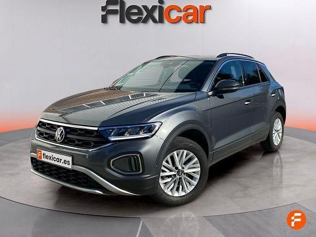 Usado VW T-Roc Life 110 CV (80 kW) 2024 Gris SUV