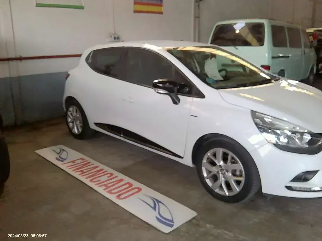 Usado Renault Clio LIMITED 90 CV (66 kW) 2019 Blanco Utilitario