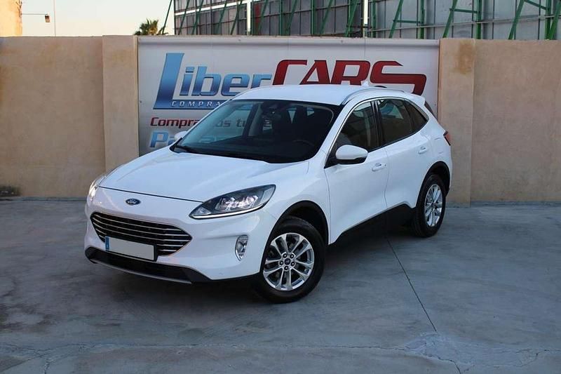 Usado Ford Kuga Titanium 150 CV (110 kW) 2021 Blanco SUV