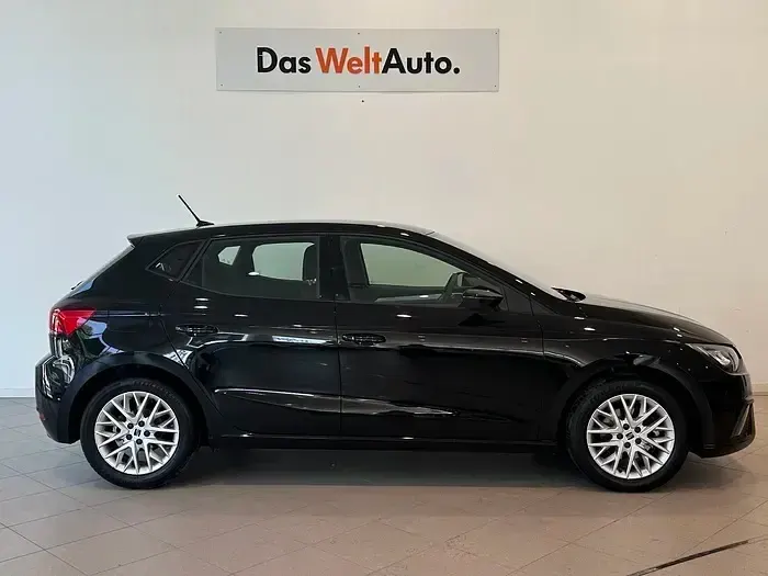 Usado Seat Ibiza FR 115 CV (84 kW) 2025 Negro Utilitario