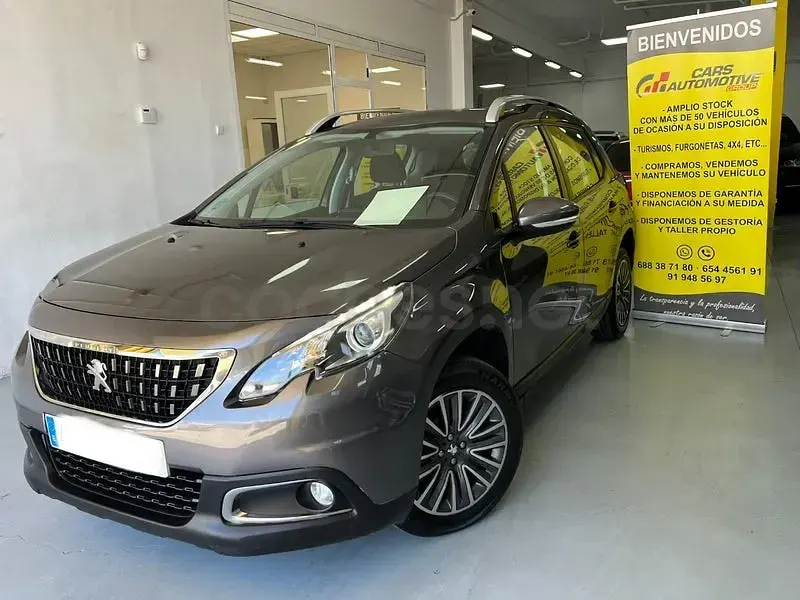 Usado Peugeot 2008 Style 100 CV (73 kW) 2017 Gris / plata SUV