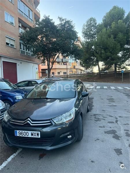 Usado Citroën C4 Seduction 114 CV (83 kW) 2013 Marrón Berlina