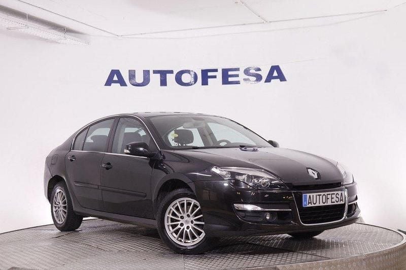 Käytetty Renault Laguna III 110 HP (80 kW) 2012 Negra
