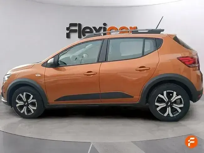 Usado Dacia Sandero Comfort 91 CV (66 kW) 2022 Naranja