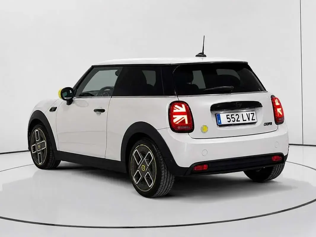 Usado Mini Cooper SE 135 kW (184 CV) 2022 Gris Utilitario