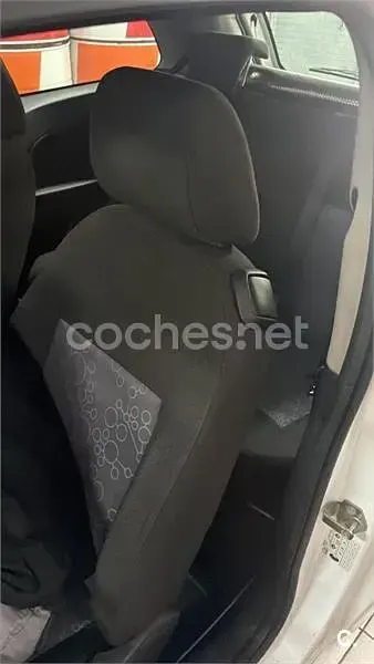 Usado Ford Fiesta Ambiente 68 CV (50 kW) 2007 Blanco Utilitario