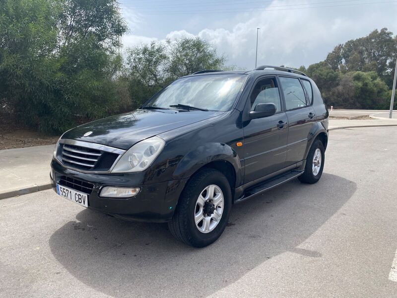 Usado Ssangyong (KGM) Rexton 120 CV (88 kW) 2002 Negro SUV