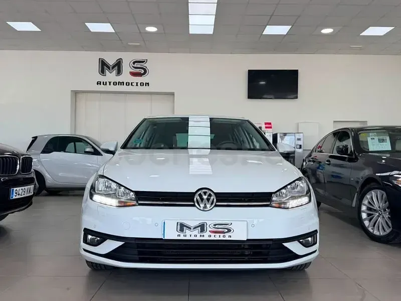 Usado VW Golf VIII Business 115 CV (84 kW) 2022 Blanco Berlina