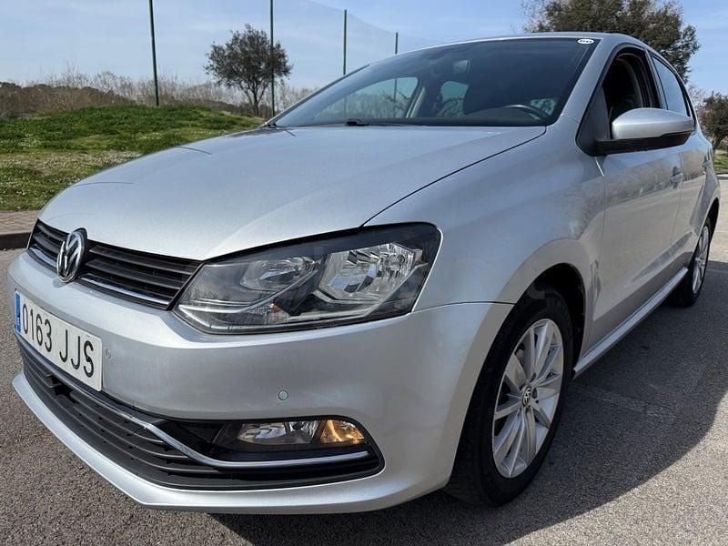 Usado VW Polo Sportline 110 CV (80 kW) 2015 Gris / plata Berlina