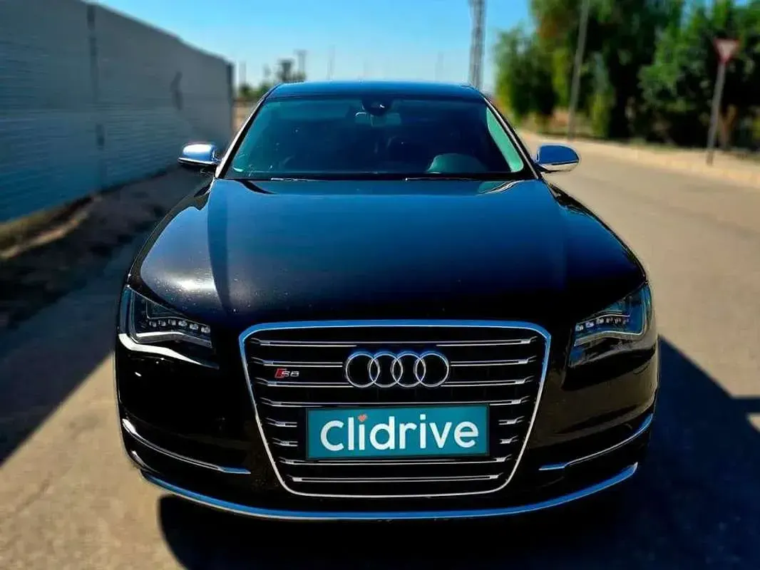 Usado Audi S8 Ambiente 519 CV (381 kW) 2012 Negro Berlina