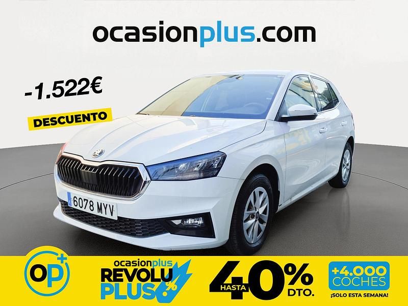 Usado Skoda Fabia Selection 95 CV (69 kW) 2025 Blanco Berlina