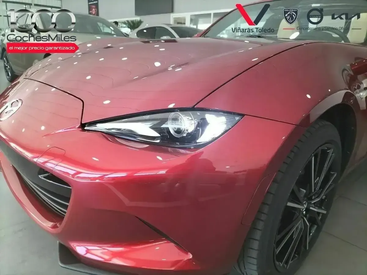 Nuevo Mazda MX5 Kazari 132 CV (97 kW) 2025 Rojo Descapotable