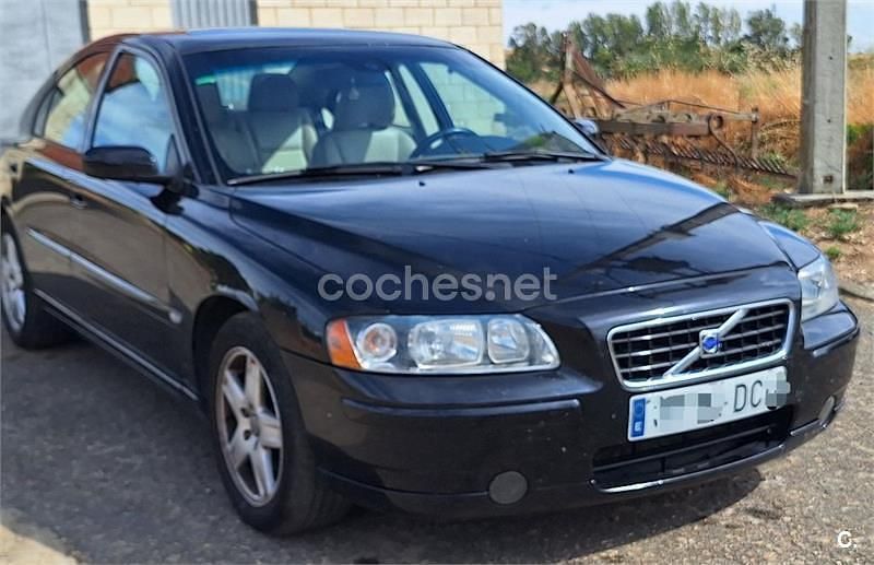 Negro Usado 2004 Volvo S60 Momentum Berlina | 5000 € (Un poco caro) - Imagen 1/4