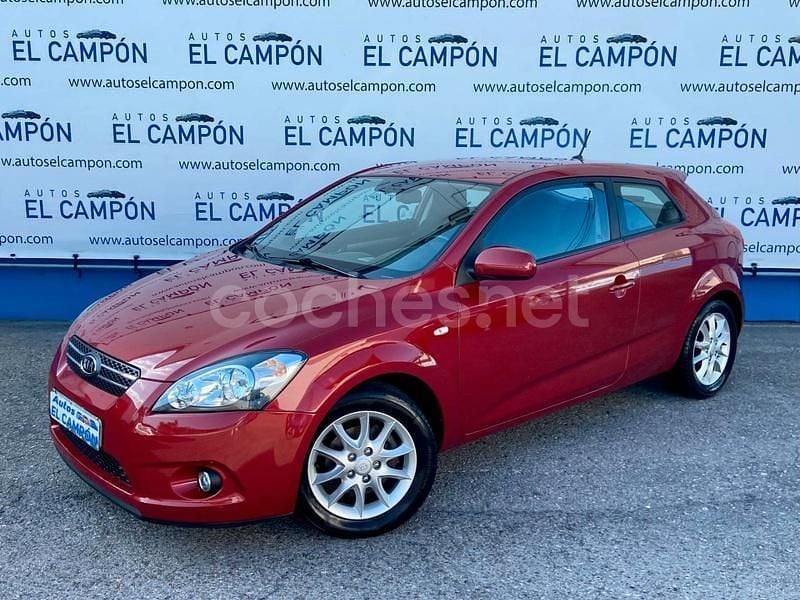 Burdeos Usado 2010 Kia ProCeed Active Utilitario | 6500 € (Precio justo) - Imagen 1/4