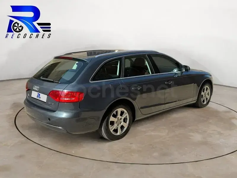Usado Audi A4 143 CV (105 kW) 2010 Gris / plata Familiar