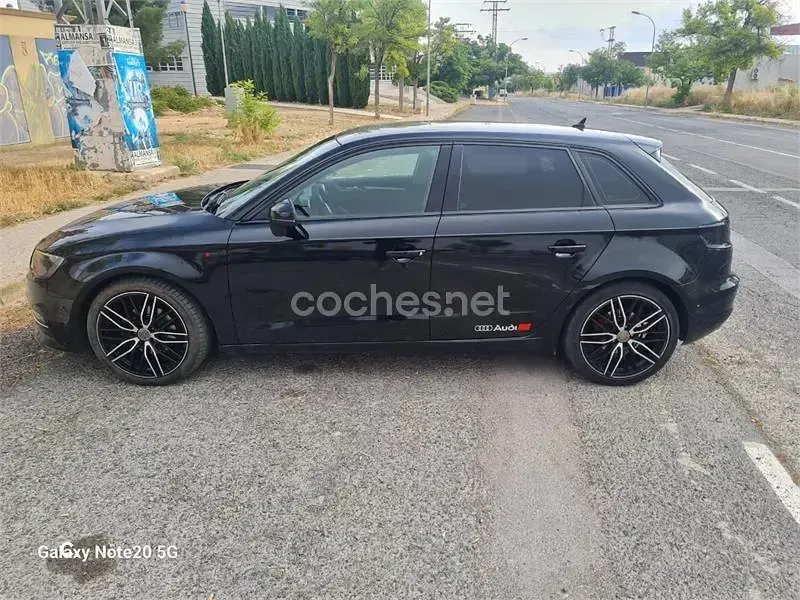 Usado Audi A3 Ambiente 150 CV (110 kW) 2015 Negro Berlina