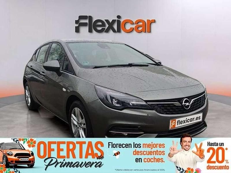 Usado Opel Astra 110 CV (80 kW) 2020 Gris Berlina
