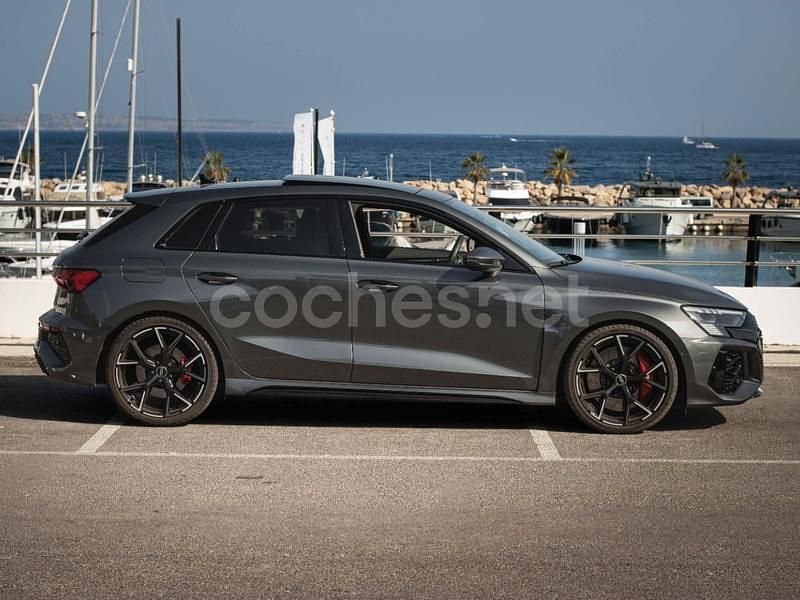Usado Audi RS3 400 CV (294 kW) 2024 Gris / plata Berlina