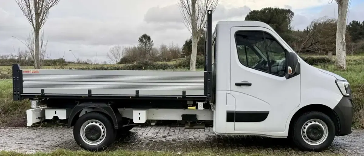 Usado Renault Master 135 CV (99 kW) 2021 Blanco Monovolumen