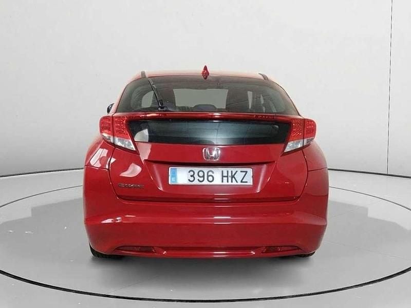 Usado Honda Civic Comfort 100 CV (73 kW) 2012 Rojo Utilitario