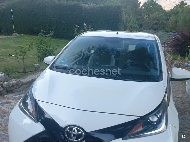 Blanco Usado 2017 Toyota Aygo X-play Utilitario | 8500 € (Super precio) - Imagen 1/4