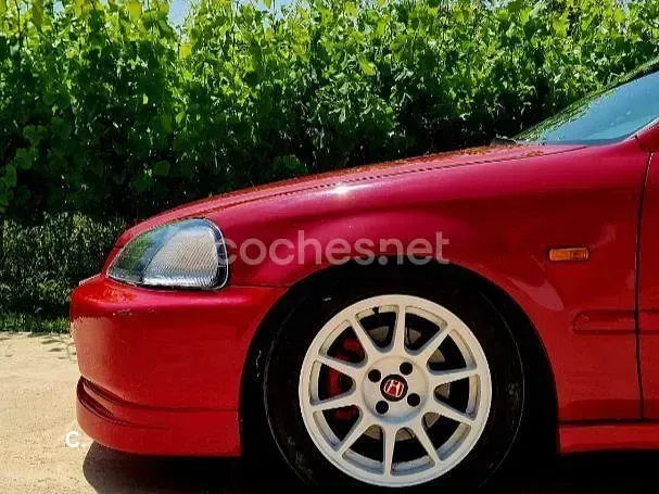 Usado Honda Civic 160 CV (117 kW) 1997 Rojo Berlina