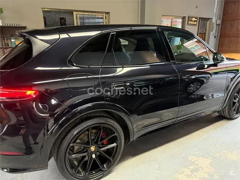 Usado Porsche Cayenne GTS 460 CV (338 kW) 2020 Negro SUV