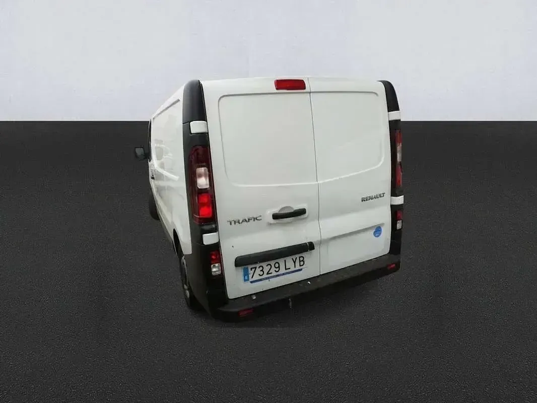Usado Renault Trafic 131 CV (96 kW) 2022 Blanco Monovolumen