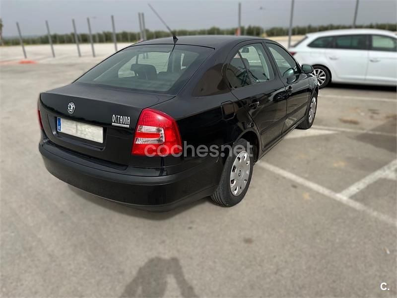 Usado Skoda Octavia 105 CV (77 kW) 2005 Negro Berlina