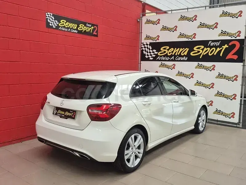 Usado Mercedes A180 122 CV (89 kW) 2017 Blanco Utilitario