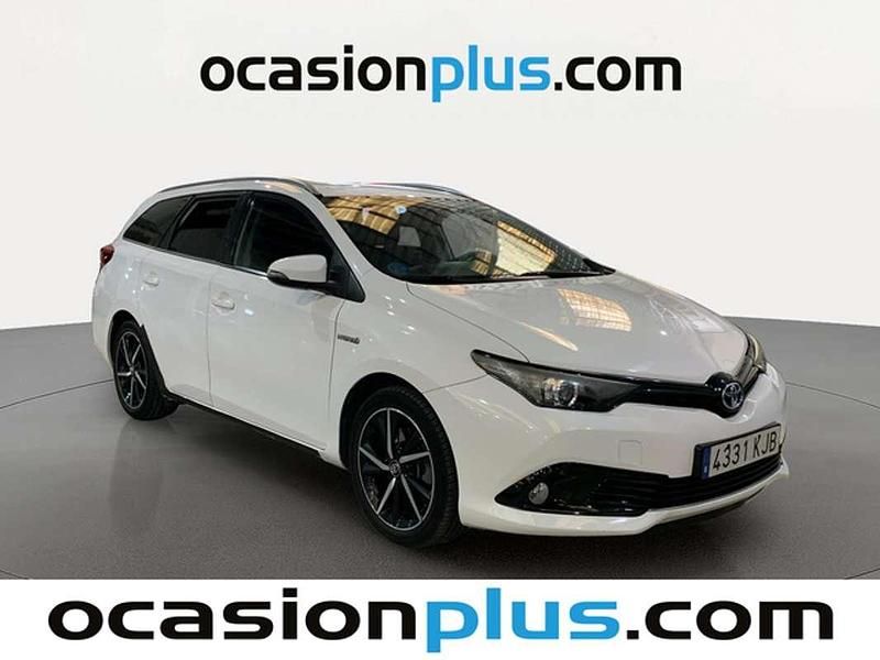 Usado Toyota Auris Touring Sports Edition 136 CV (100 kW) 2018 Blanco Familiar