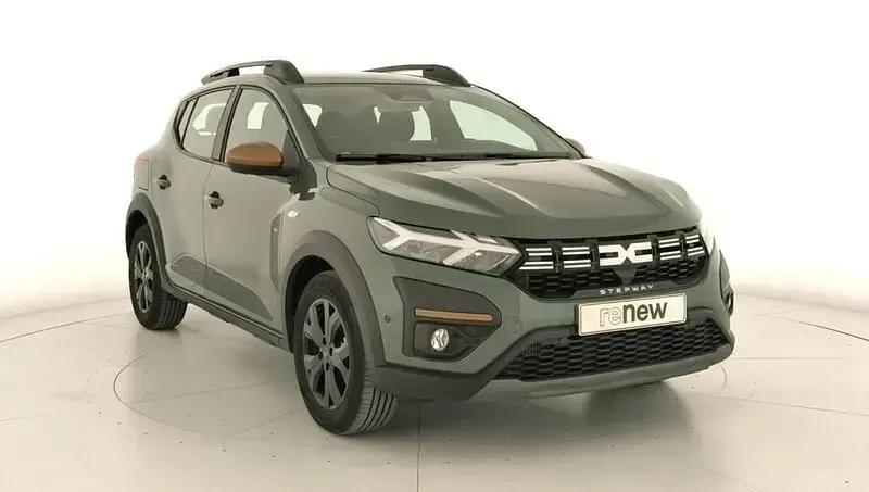 Usado Dacia Sandero Extreme 100 CV (73 kW) 2025 Verde Berlina