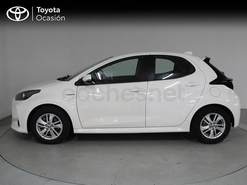 Usado Toyota Yaris Hybrid Business Edition 116 CV (85 kW) 2021 Blanco Berlina