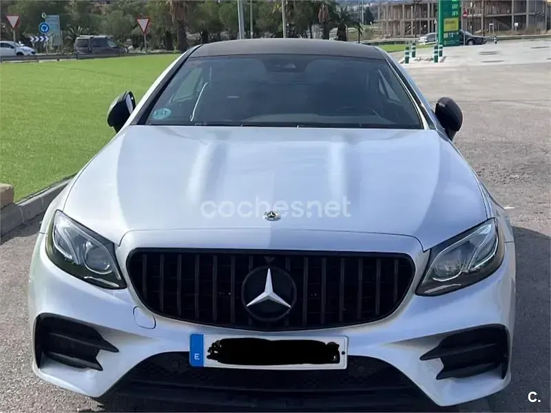 Usado Mercedes E220 194 CV (142 kW) 2019 Gris / plata Coupe