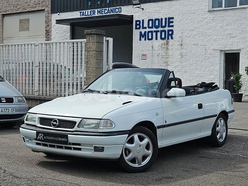Usado Opel Astra Cabriolet 115 CV (84 kW) 1997 Blanco Descapotable