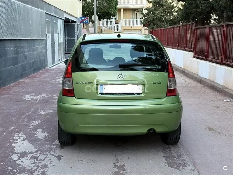 Usado Citroën C3 70 CV (51 kW) 2005 Verde Berlina