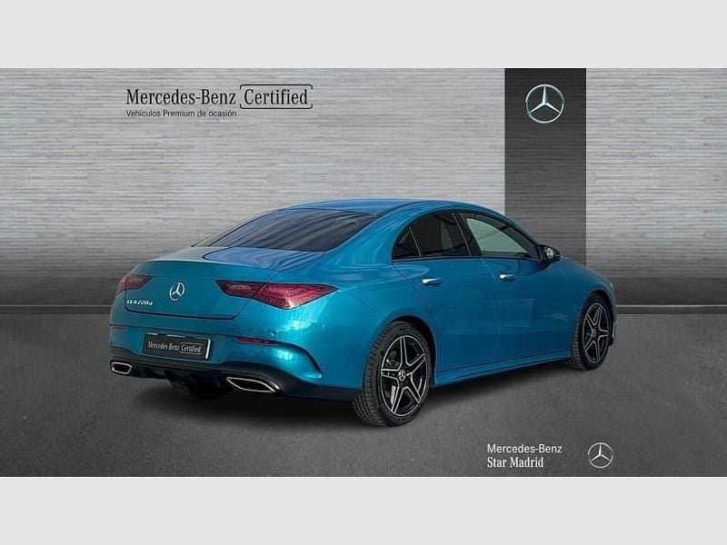 Usado Mercedes CLA220 AMG line 190 CV (139 kW) 2025 Azul híper (metalizado) Berlina