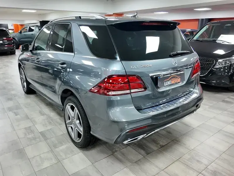 Usado Mercedes GLE250 204 CV (150 kW) 2018 Gris / plata SUV