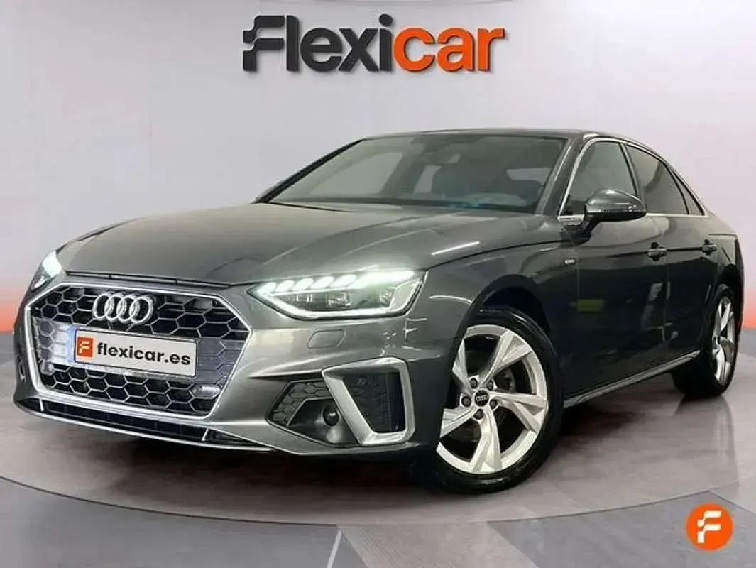 Begagnad Audi A4 S-Line 163 HK (119 kW) 2023 Grå Sedan