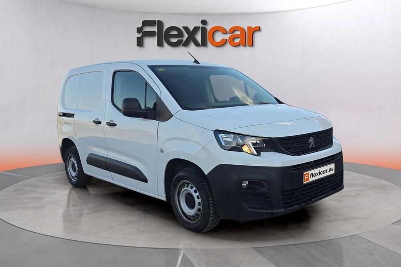 Blanco Usado 2019 Peugeot TePee Access Monovolumen | 8490 € - Imagen 1/4
