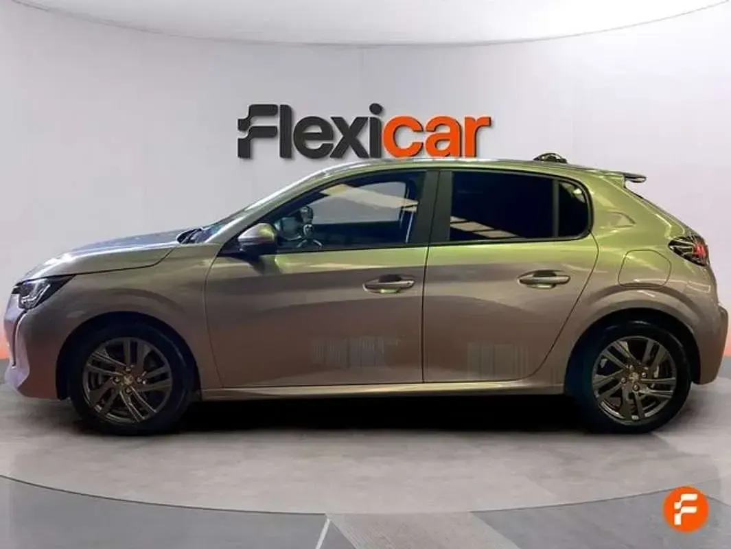 Usado Peugeot 208 Active 102 CV (75 kW) 2021 Gris Utilitario